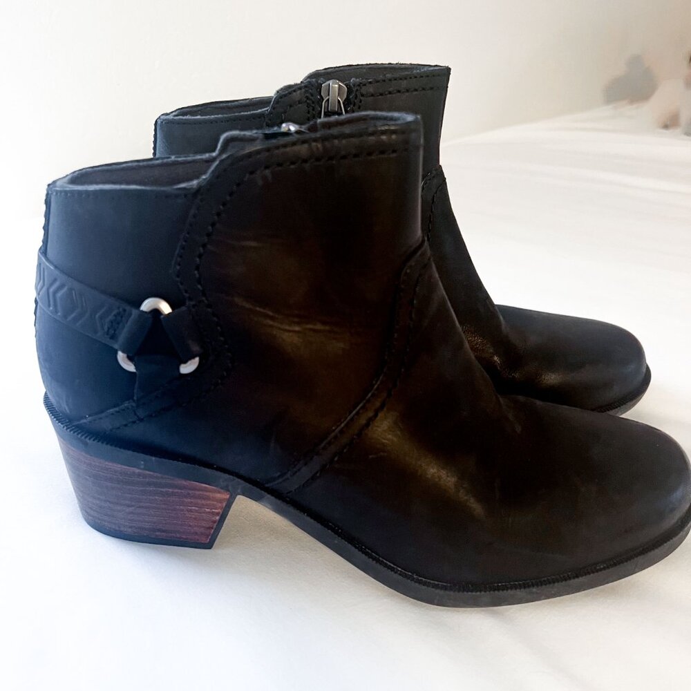 TEVA Foxy Ankle Boot Heeled Black Leather Women’s Waterproof Bootie Sz 9 / 40 - Picture 10 of 14